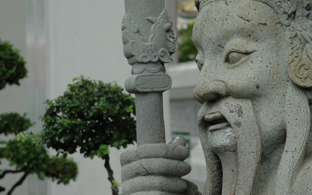 statue-bangkok-640x400