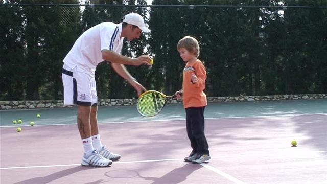 Fa-i Piticului Tau Viata Frumoasa – Indruma-l catre Tenis!