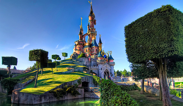 Parcurile Disneyland, taram de poveste