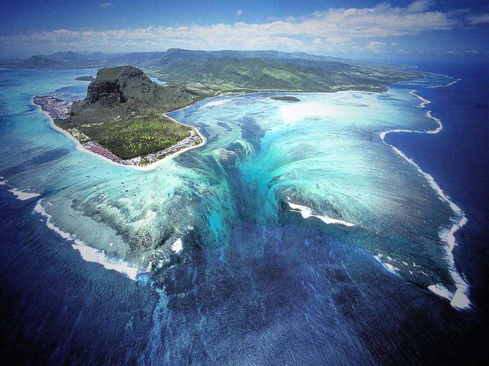 Cascada de sub ape din Mauritius