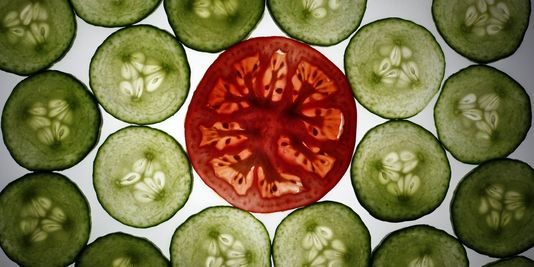 7 alimente care te vor ajuta sa iti hidratezi corpul