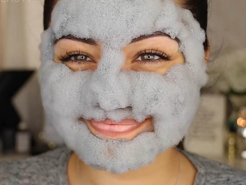 Bubble Mask, noua tendinta care le seduce pe internaute