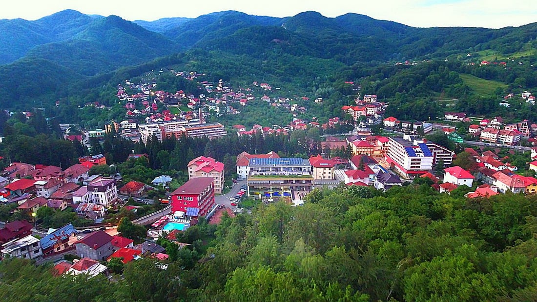 Cum se foloseste crosslinking-ul in tratamentul keratoconusului?