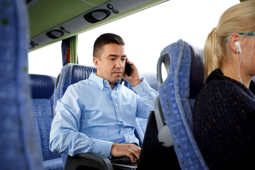 Serviciile de inchirieri microbuze – solutia ideal pentru transportul grupurilor de persoane