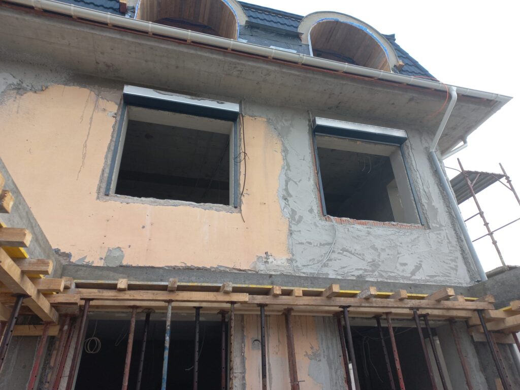 Rulou exterior tencuibil