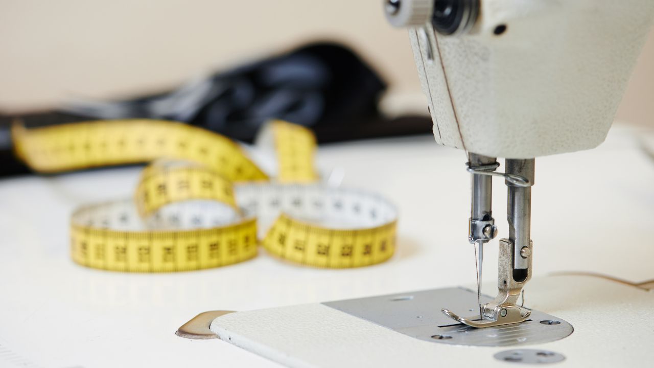 4 Motive sa iti modifici hainele la croitorie
