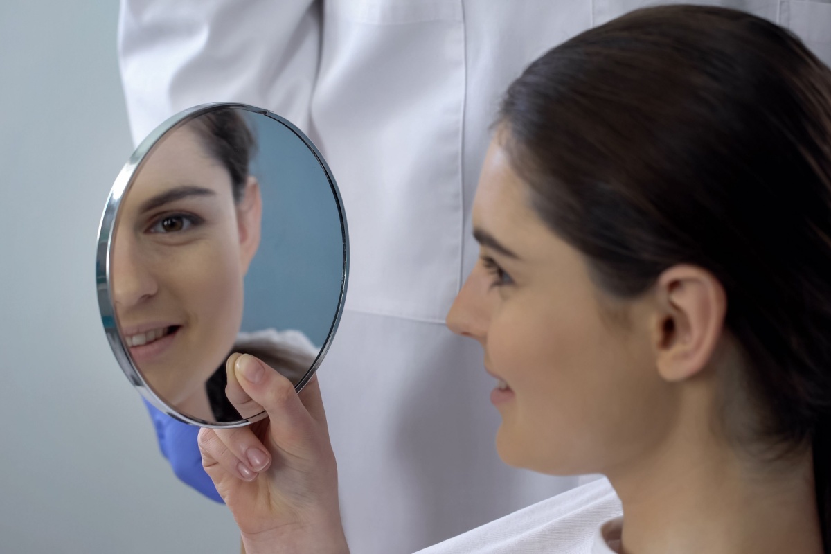 Tendințe în chirurgia estetică facială: de ce rinoplastia este tot mai populară?