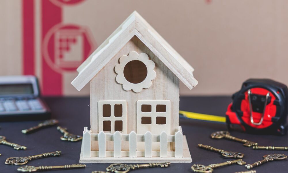 Ce verifici înainte să semnezi antecontractul pentru un apartament