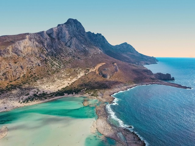 De la Elafonissi la Balos: plajele din Creta care impresionează prin peisaj